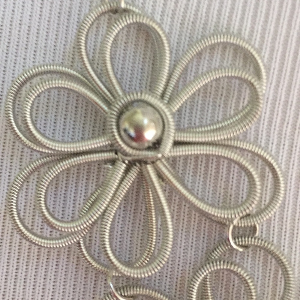 Statement Necklace Spring Flower - Picture 2 of 2